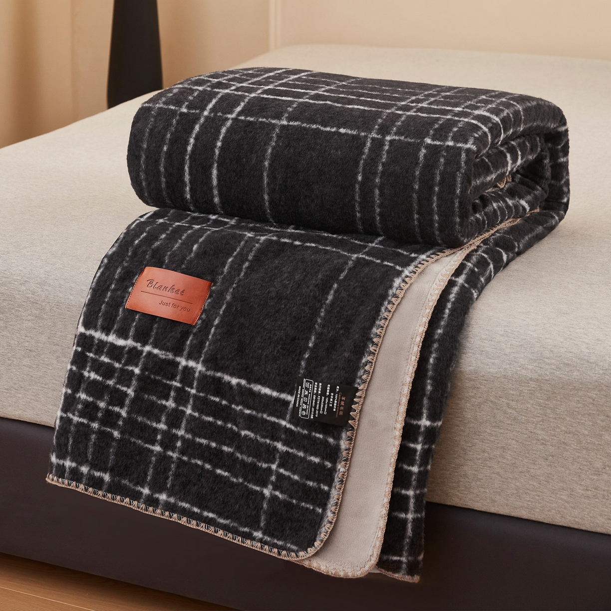 悦织湾家纺 2025新款双层仿羊绒毛毯羊驼绒盖毯绵仿羊绒毯子轻奢印花被子毯子加厚保暖冬季跨境专供 仿羊绒-宝莉黑白