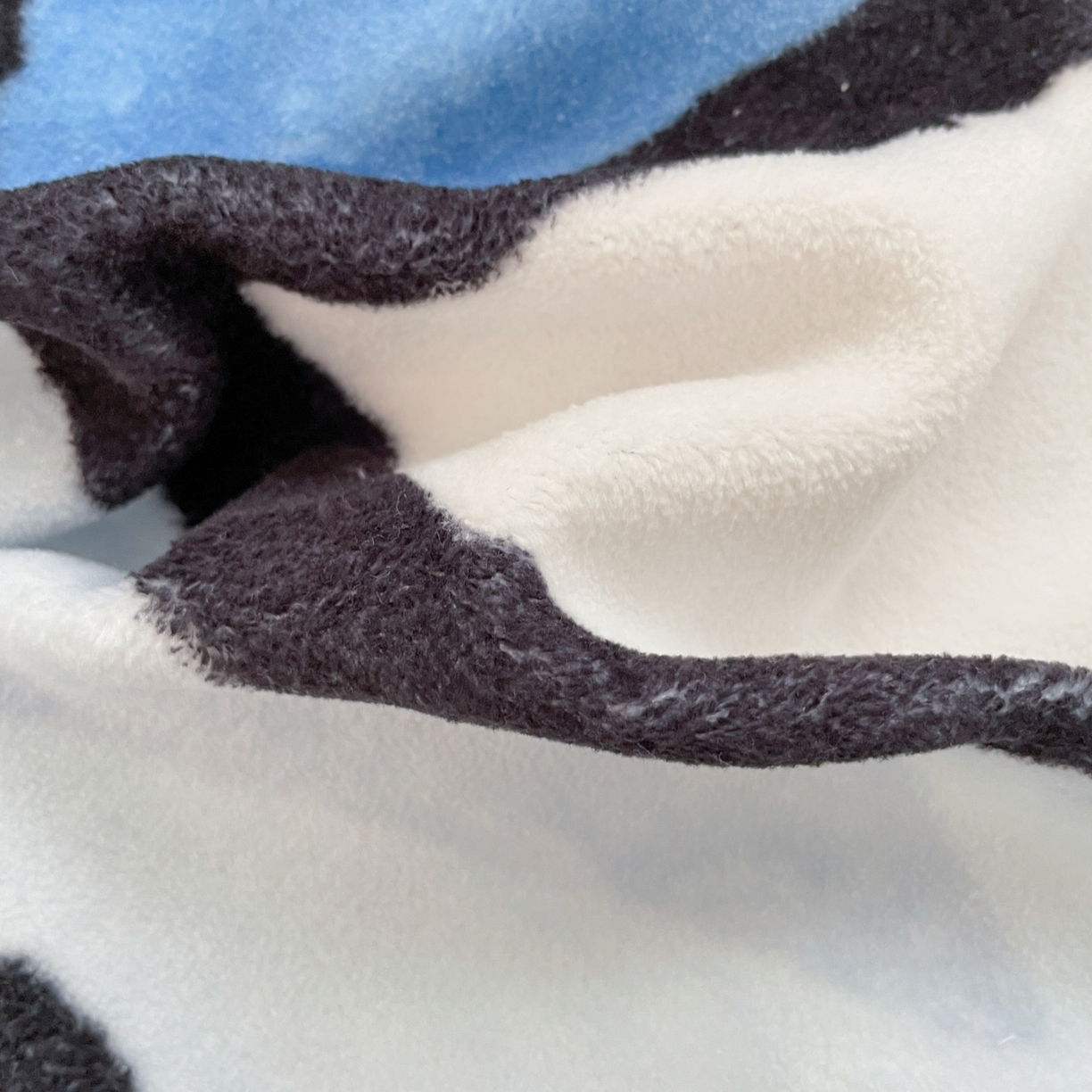 91家纺网 家纺一手货源 找家纺 暮思家居 2025新款正版授权三丽鸥大阪数码印花高克重加厚保暖牛奶绒四件套 绒大阪-可爱帕恰狗