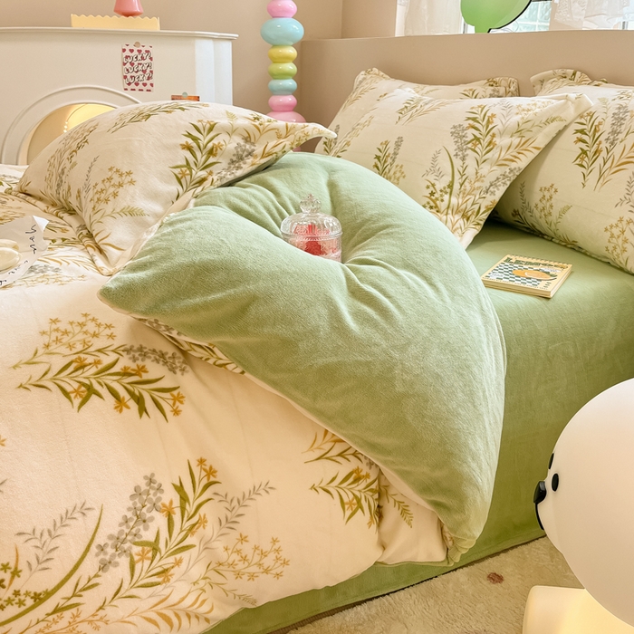 91家纺网 家纺一手货源 找家纺 眠博士 2025新款烂花牛奶绒印花牛奶绒加厚保暖简单款四件套 简单款-青叶飘逸-绿