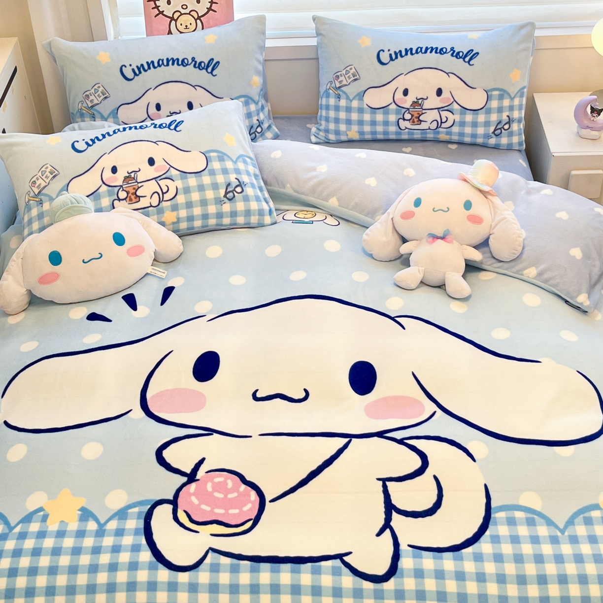 91家纺网 家纺一手货源 找家纺 暮思家居 2025新款正版授权三丽鸥大阪数码印花高克重加厚保暖牛奶绒四件套 绒大阪-快乐玉桂狗