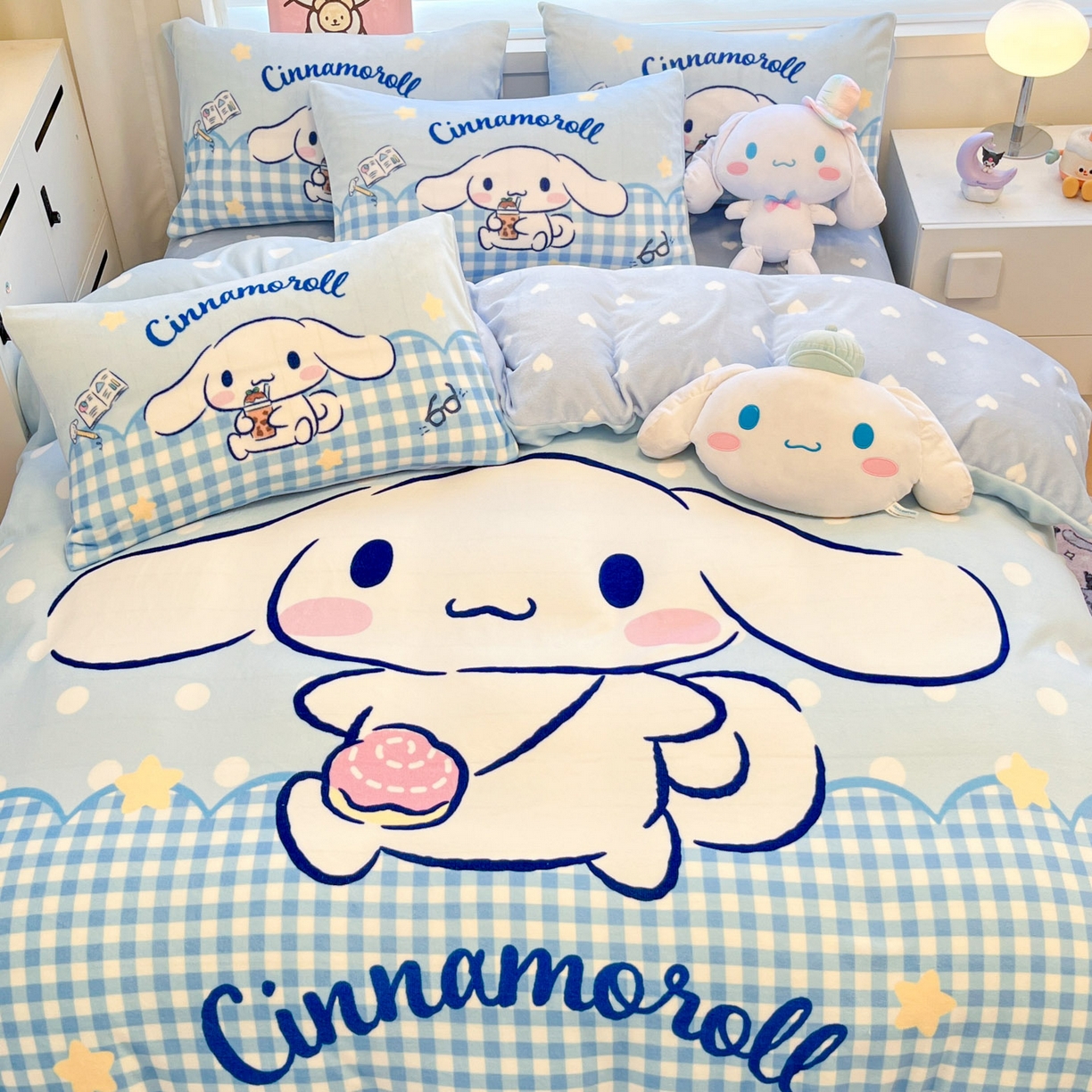 91家纺网 家纺一手货源 找家纺 暮思家居 2025新款正版授权三丽鸥大阪数码印花高克重加厚保暖牛奶绒四件套 绒大阪-快乐玉桂狗