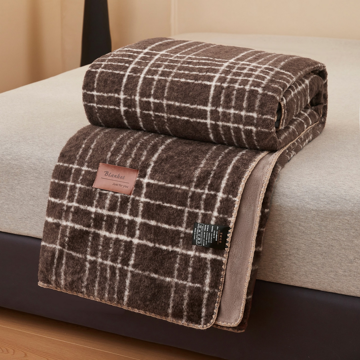 悦织湾家纺 2025新款双层仿羊绒毛毯羊驼绒盖毯绵仿羊绒毯子轻奢印花被子毯子加厚保暖冬季跨境专供 仿羊绒-宝莉棕白