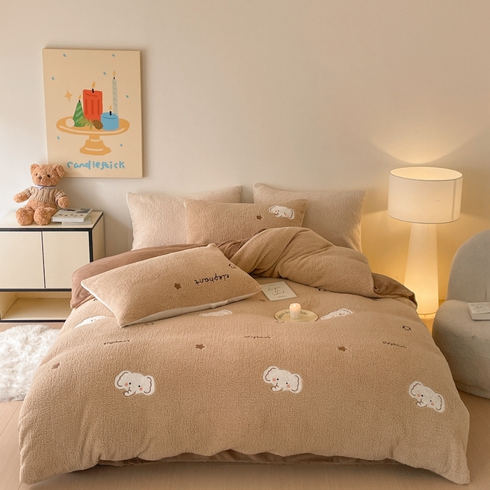 91家纺网 家纺一手货源 找家纺 川悦生活 2025新款泰迪绒毛巾绣卡通四件套 星空小象