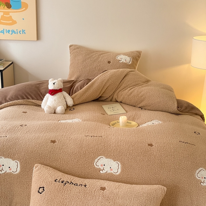 91家纺网 家纺一手货源 找家纺 川悦生活 2025新款泰迪绒毛巾绣卡通四件套 星空小象