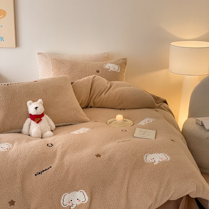 91家纺网 家纺一手货源 找家纺 川悦生活 2025新款泰迪绒毛巾绣卡通四件套 星空小象