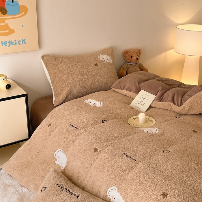 91家纺网 家纺一手货源 找家纺 川悦生活 2025新款泰迪绒毛巾绣卡通四件套 星空小象