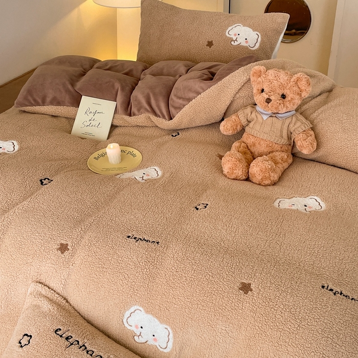 91家纺网 家纺一手货源 找家纺 川悦生活 2025新款泰迪绒毛巾绣卡通四件套 星空小象