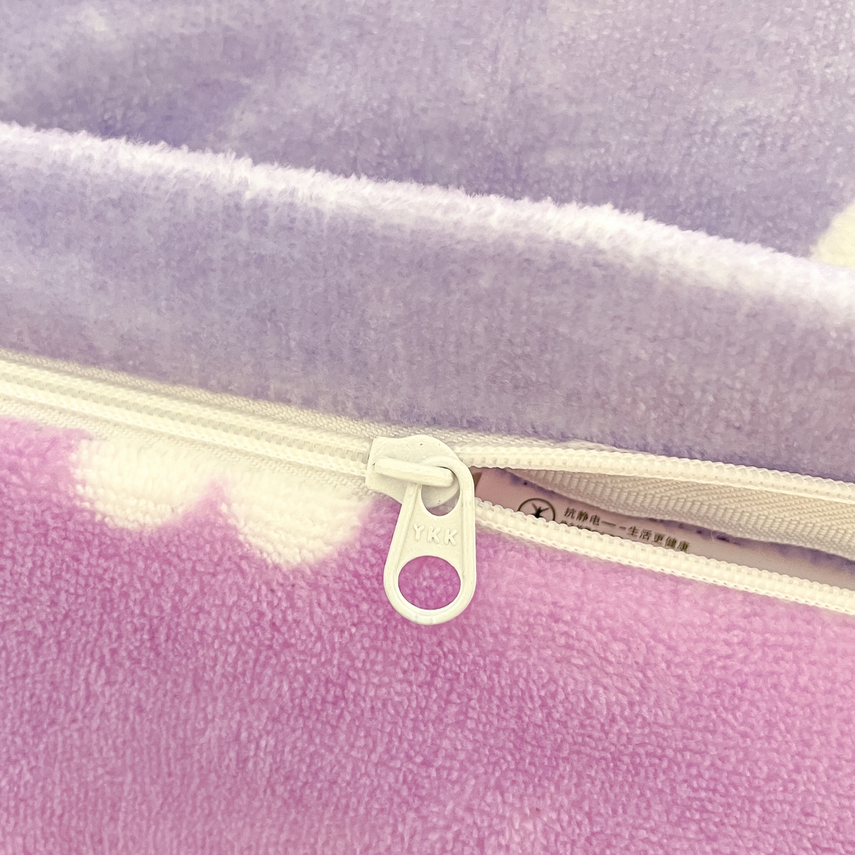 91家纺网 家纺一手货源 找家纺 暮思家居 2025新款正版授权三丽鸥大阪数码印花高克重加厚保暖牛奶绒四件套 绒大阪-美妆库洛米