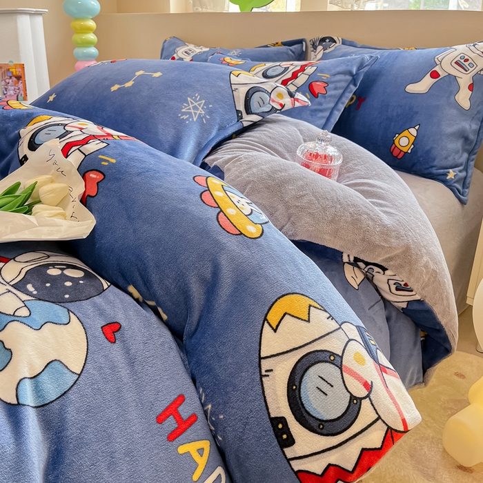 91家纺网 家纺一手货源 找家纺 眠博士 2025新款烂花牛奶绒印花牛奶绒加厚保暖简单款四件套 简单款-太空小子