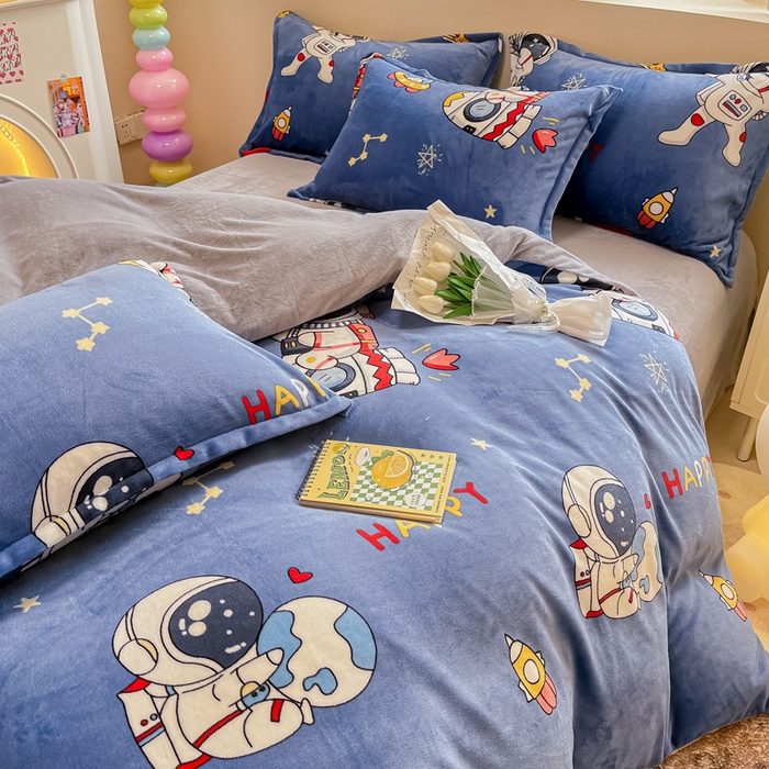 91家纺网 家纺一手货源 找家纺 眠博士 2025新款烂花牛奶绒印花牛奶绒加厚保暖简单款四件套 简单款-太空小子