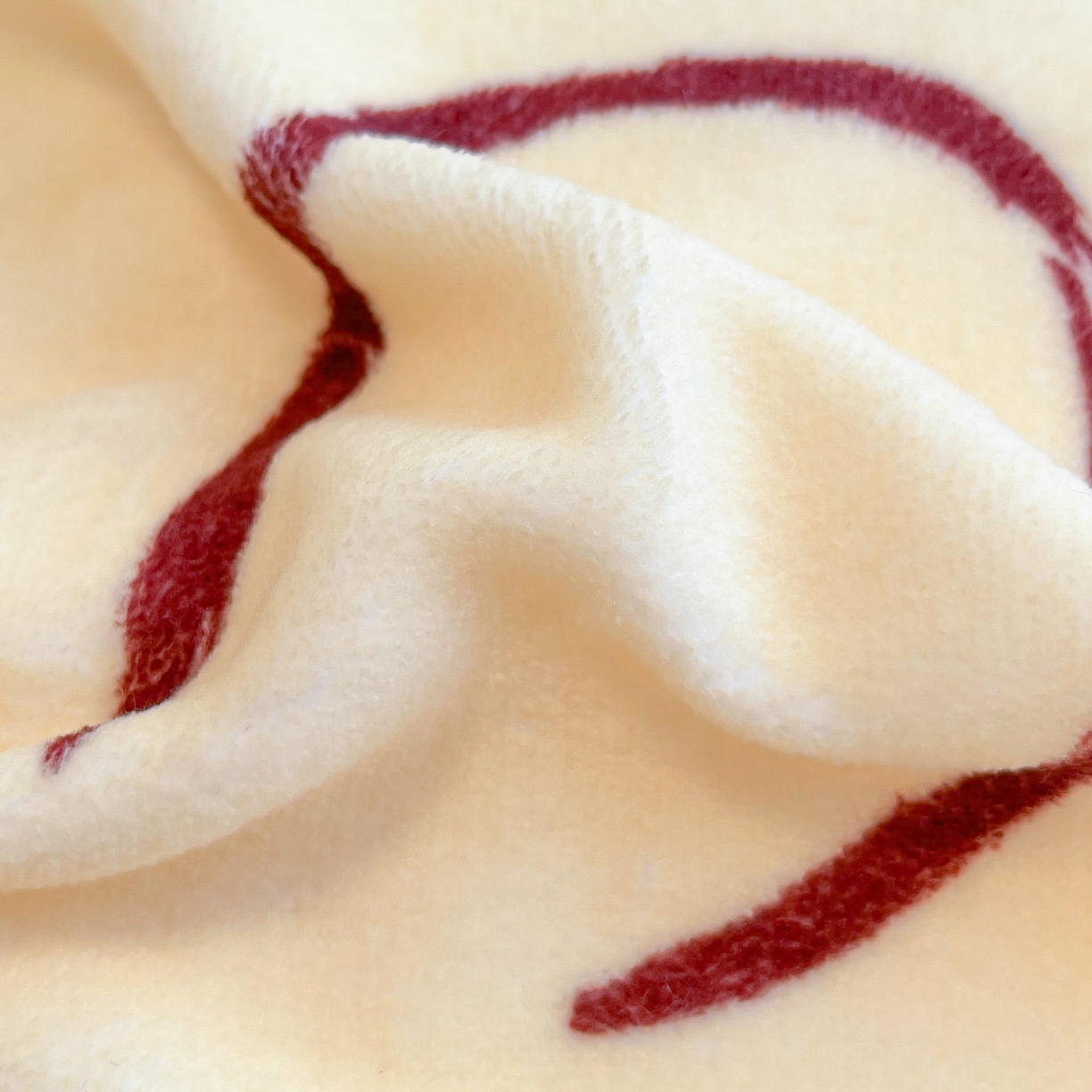 91家纺网 家纺一手货源 找家纺 暮思家居 2025新款正版授权三丽鸥大阪数码印花高克重加厚保暖牛奶绒四件套 绒大阪-奶黄包布丁狗