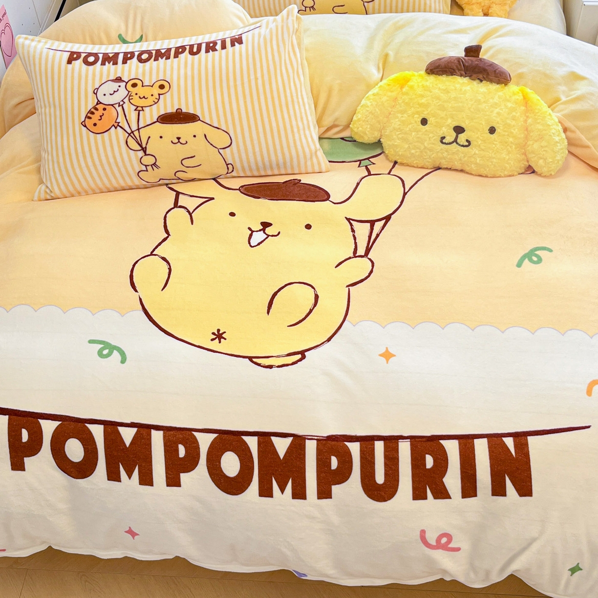 91家纺网 家纺一手货源 找家纺 暮思家居 2025新款正版授权三丽鸥大阪数码印花高克重加厚保暖牛奶绒四件套 绒大阪-奶黄包布丁狗