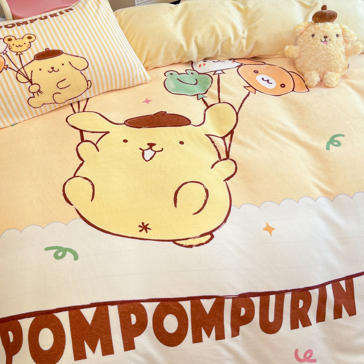 91家纺网 家纺一手货源 找家纺 暮思家居 2025新款正版授权三丽鸥大阪数码印花高克重加厚保暖牛奶绒四件套 绒大阪-奶黄包布丁狗