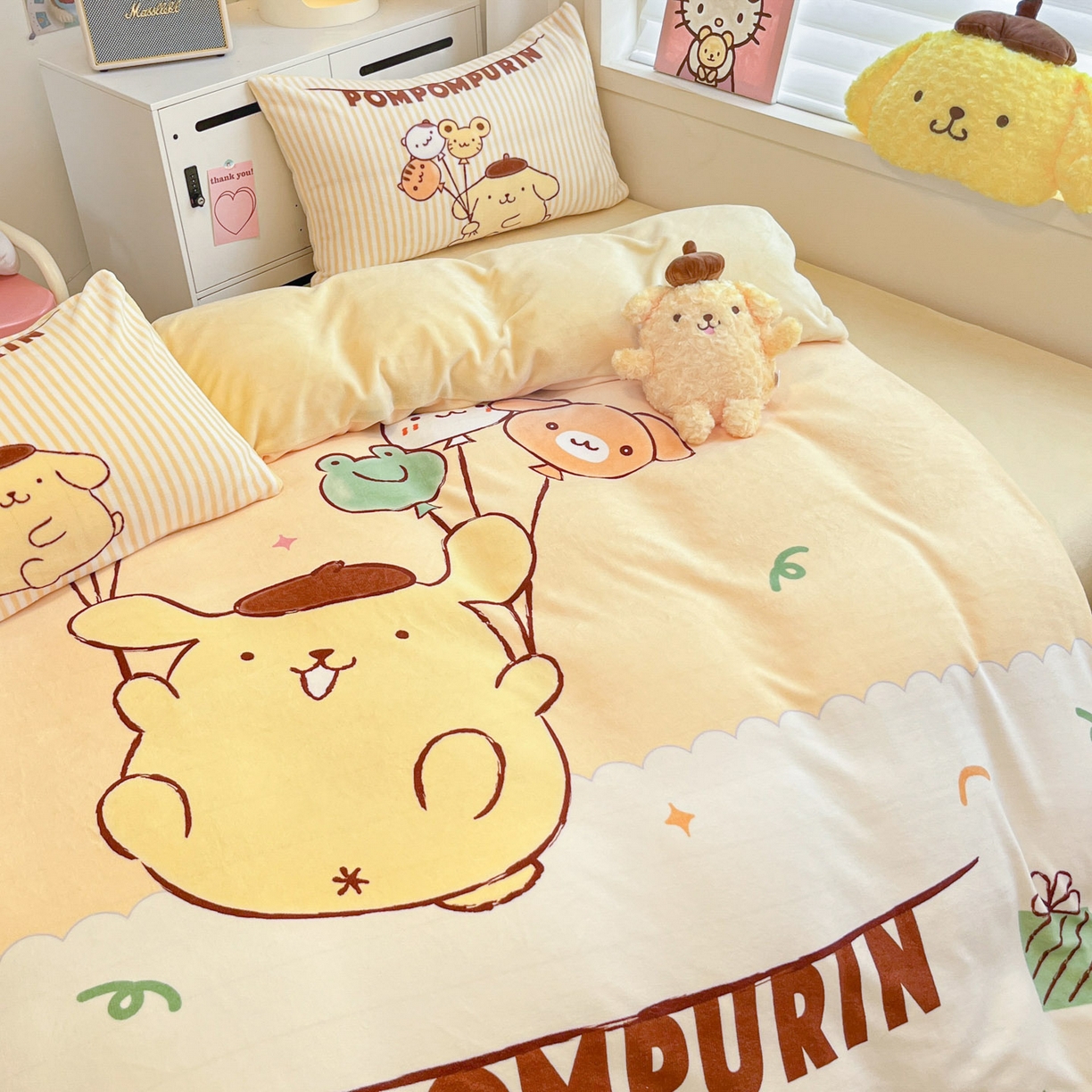 91家纺网 家纺一手货源 找家纺 暮思家居 2025新款正版授权三丽鸥大阪数码印花高克重加厚保暖牛奶绒四件套 绒大阪-奶黄包布丁狗