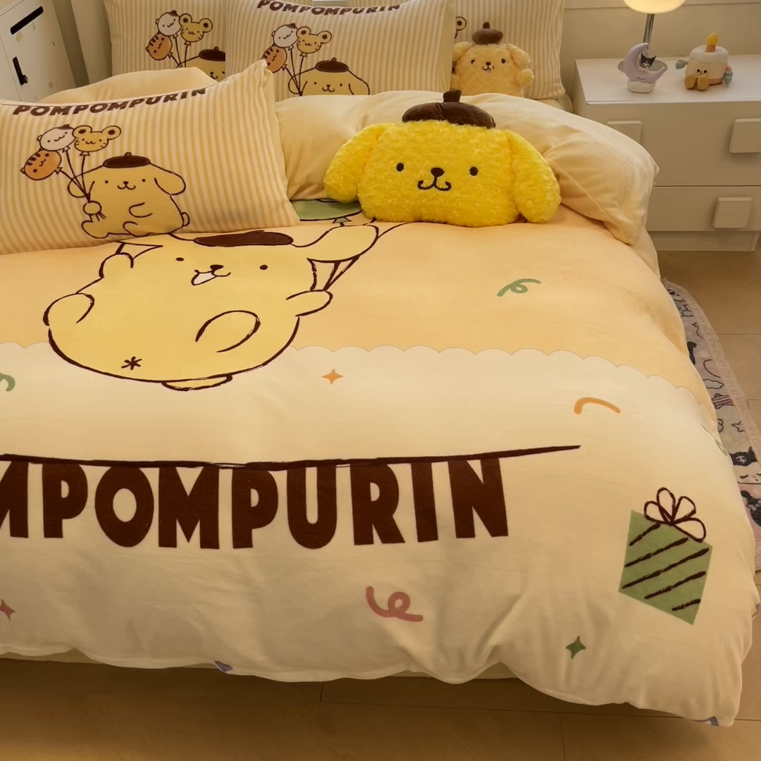 91家纺网 家纺一手货源 找家纺 暮思家居 2025新款正版授权三丽鸥大阪数码印花高克重加厚保暖牛奶绒四件套 绒大阪-奶黄包布丁狗