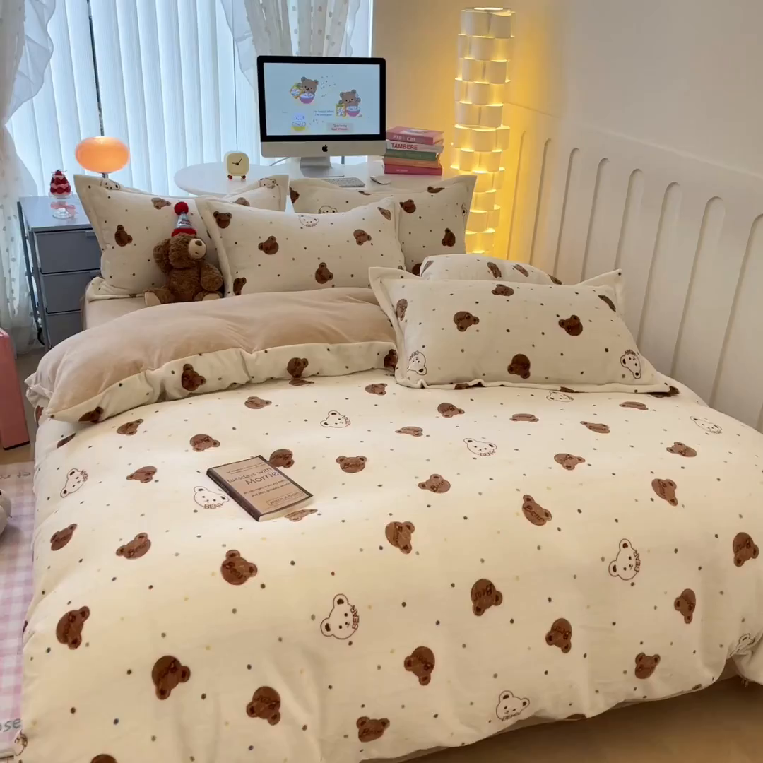 91家纺网 家纺一手货源 找家纺 眠博士 2025新款烂花牛奶绒印花牛奶绒加厚保暖简单款四件套 简单款-温柔小熊