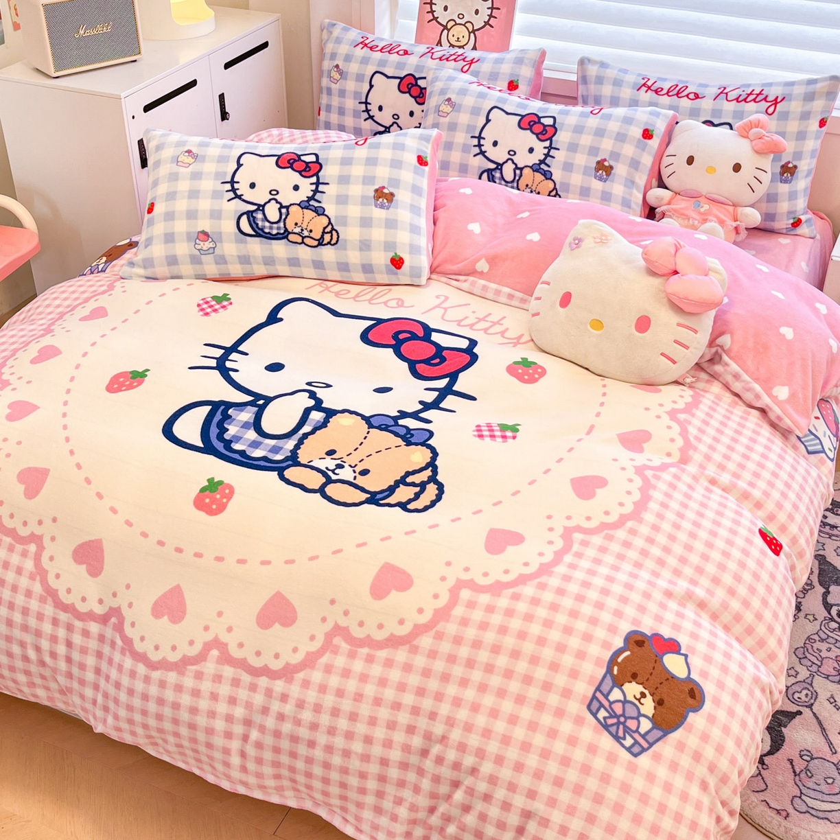 91家纺网 家纺一手货源 找家纺 暮思家居 2025新款正版授权三丽鸥大阪数码印花高克重加厚保暖牛奶绒四件套 绒大阪-奶油KT