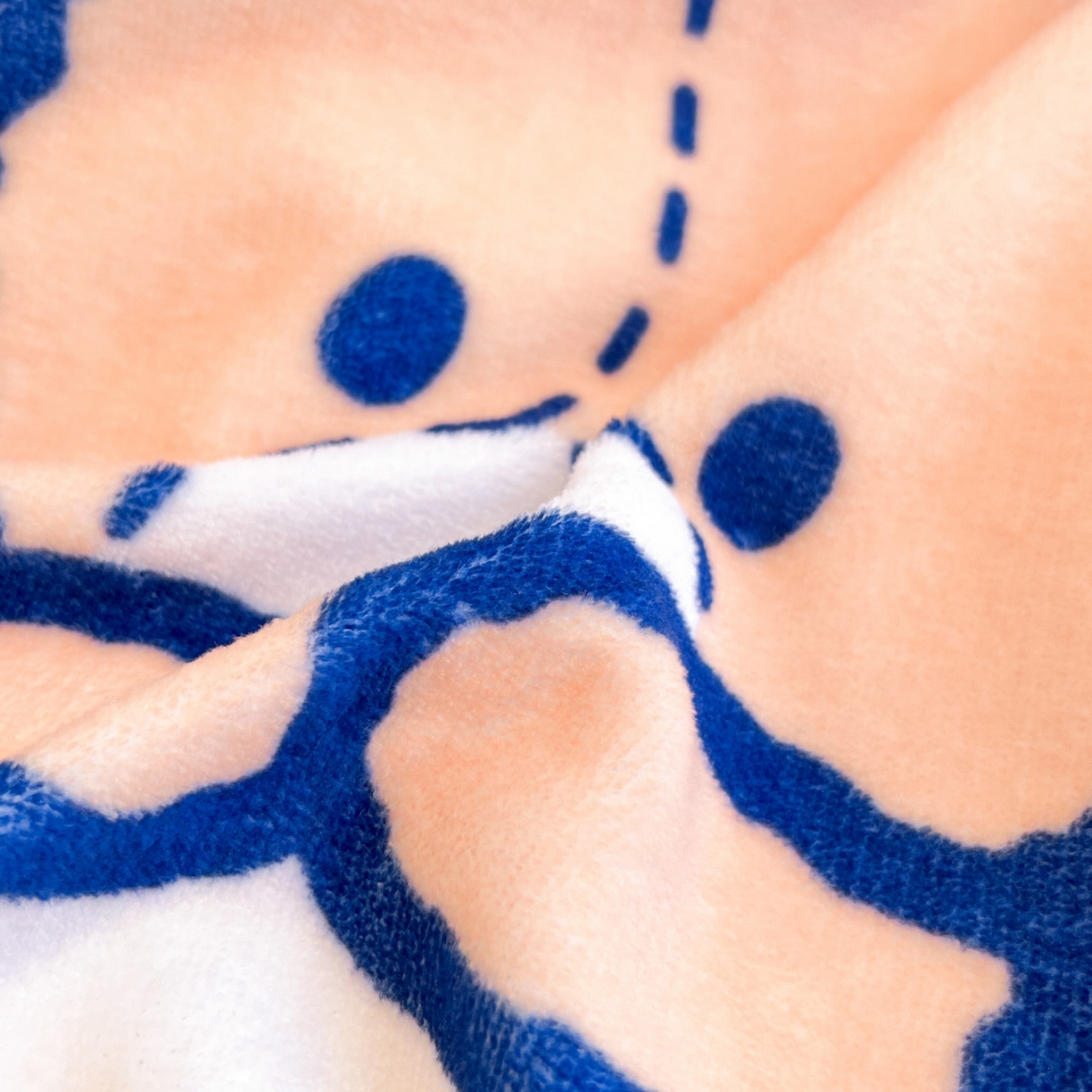 91家纺网 家纺一手货源 找家纺 暮思家居 2025新款正版授权三丽鸥大阪数码印花高克重加厚保暖牛奶绒四件套 绒大阪-奶油KT