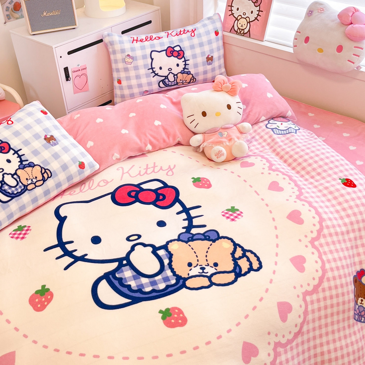 91家纺网 家纺一手货源 找家纺 暮思家居 2025新款正版授权三丽鸥大阪数码印花高克重加厚保暖牛奶绒四件套 绒大阪-奶油KT