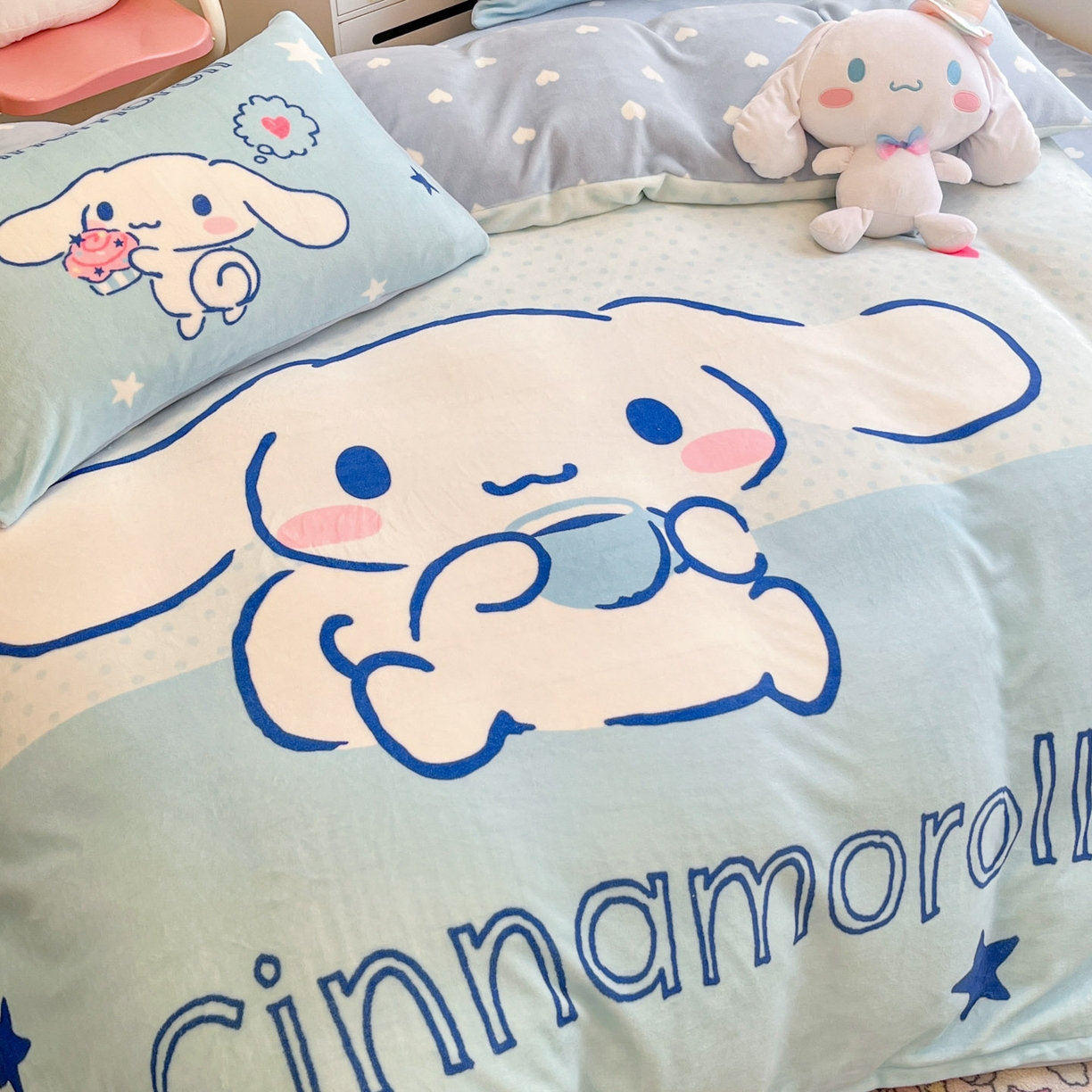 91家纺网 家纺一手货源 找家纺 暮思家居 2025新款正版授权三丽鸥大阪数码印花高克重加厚保暖牛奶绒四件套 绒大阪-甜品大耳狗