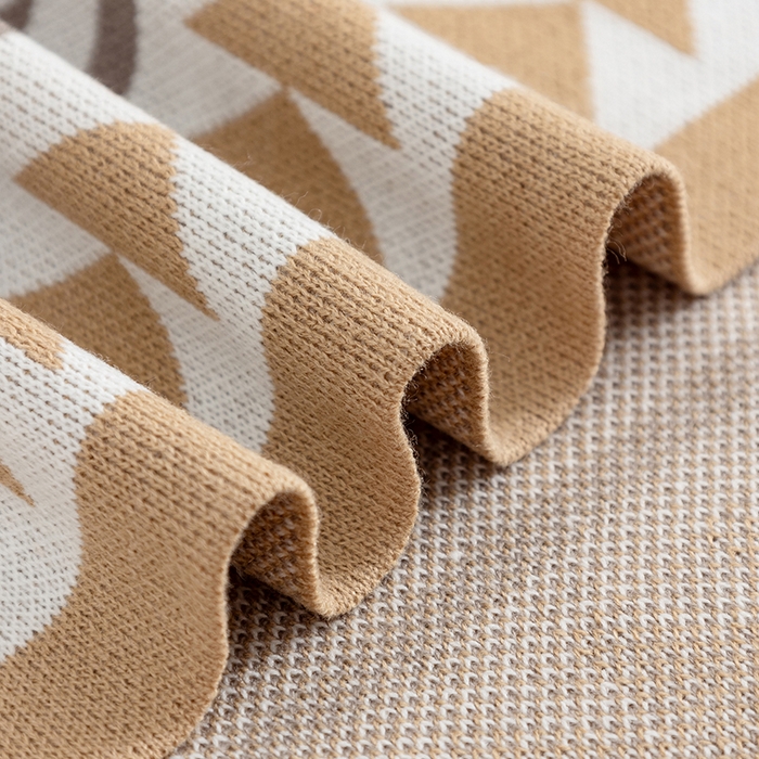 91家纺网 家纺一手货源 找家纺 悦织湾家纺 2025新款轻奢晴纶针织毛毯人字纹回字纹休闲时尚盖毯航空毯 菱形