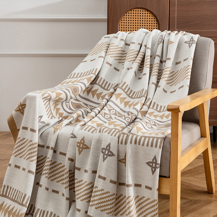 91家纺网 家纺一手货源 找家纺 悦织湾家纺 2025新款轻奢晴纶针织毛毯人字纹回字纹休闲时尚盖毯航空毯 菱形