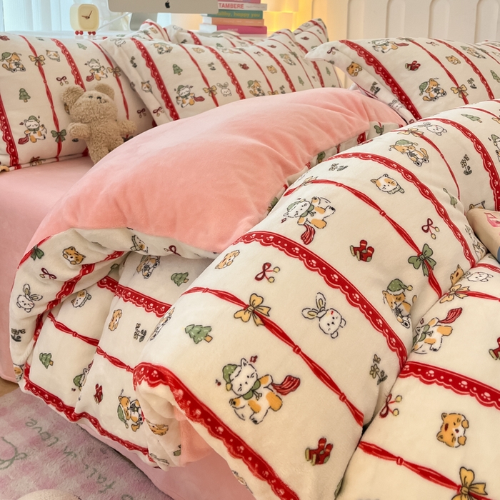 91家纺网 家纺一手货源 找家纺 眠博士 2025新款烂花牛奶绒印花牛奶绒加厚保暖简单款四件套 简单款-幸福小猫