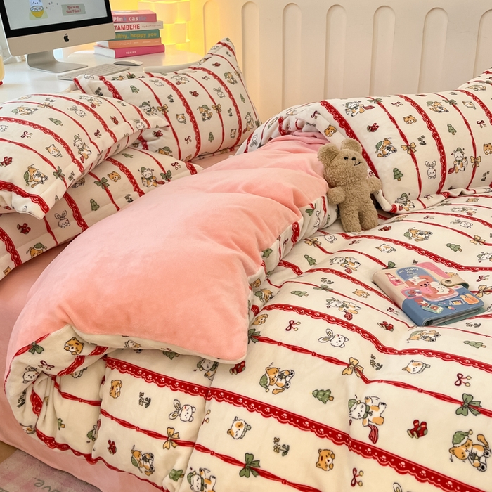 91家纺网 家纺一手货源 找家纺 眠博士 2025新款烂花牛奶绒印花牛奶绒加厚保暖简单款四件套 简单款-幸福小猫