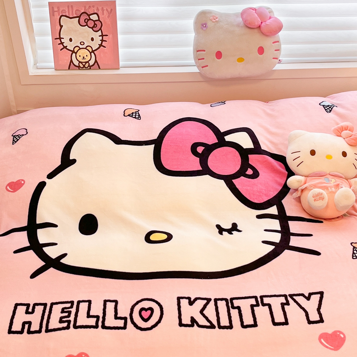 91家纺网 家纺一手货源 找家纺 暮思家居 2025新款正版授权三丽鸥大阪数码印花高克重加厚保暖牛奶绒四件套 绒大阪-甜筒KT