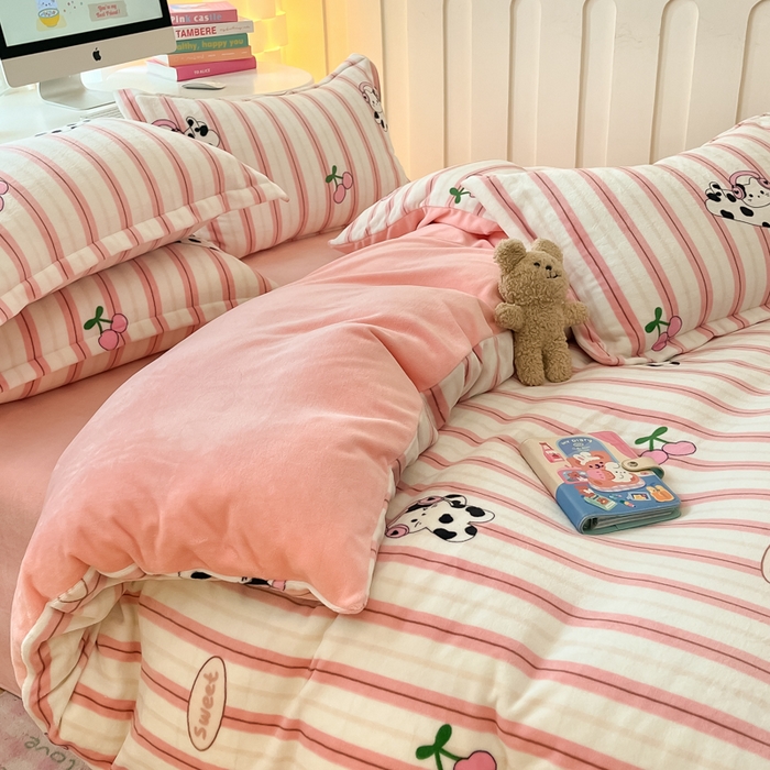 91家纺网 家纺一手货源 找家纺 眠博士 2025新款烂花牛奶绒印花牛奶绒加厚保暖简单款四件套 简单款-音乐猫咪