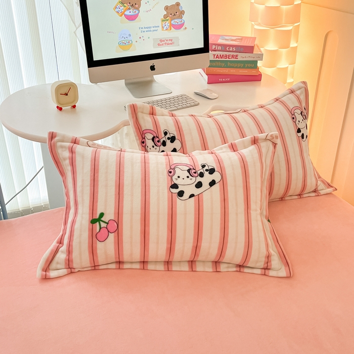 91家纺网 家纺一手货源 找家纺 眠博士 2025新款烂花牛奶绒印花牛奶绒加厚保暖简单款四件套 简单款-音乐猫咪