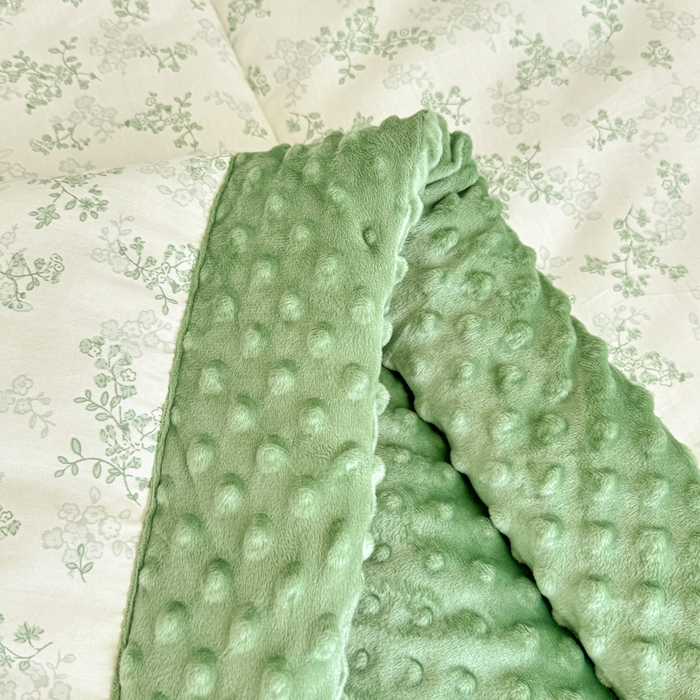 91家纺网 家纺一手货源 找家纺 宜梦家居 2025新款纯棉豆豆被冬被被子被芯 春风里