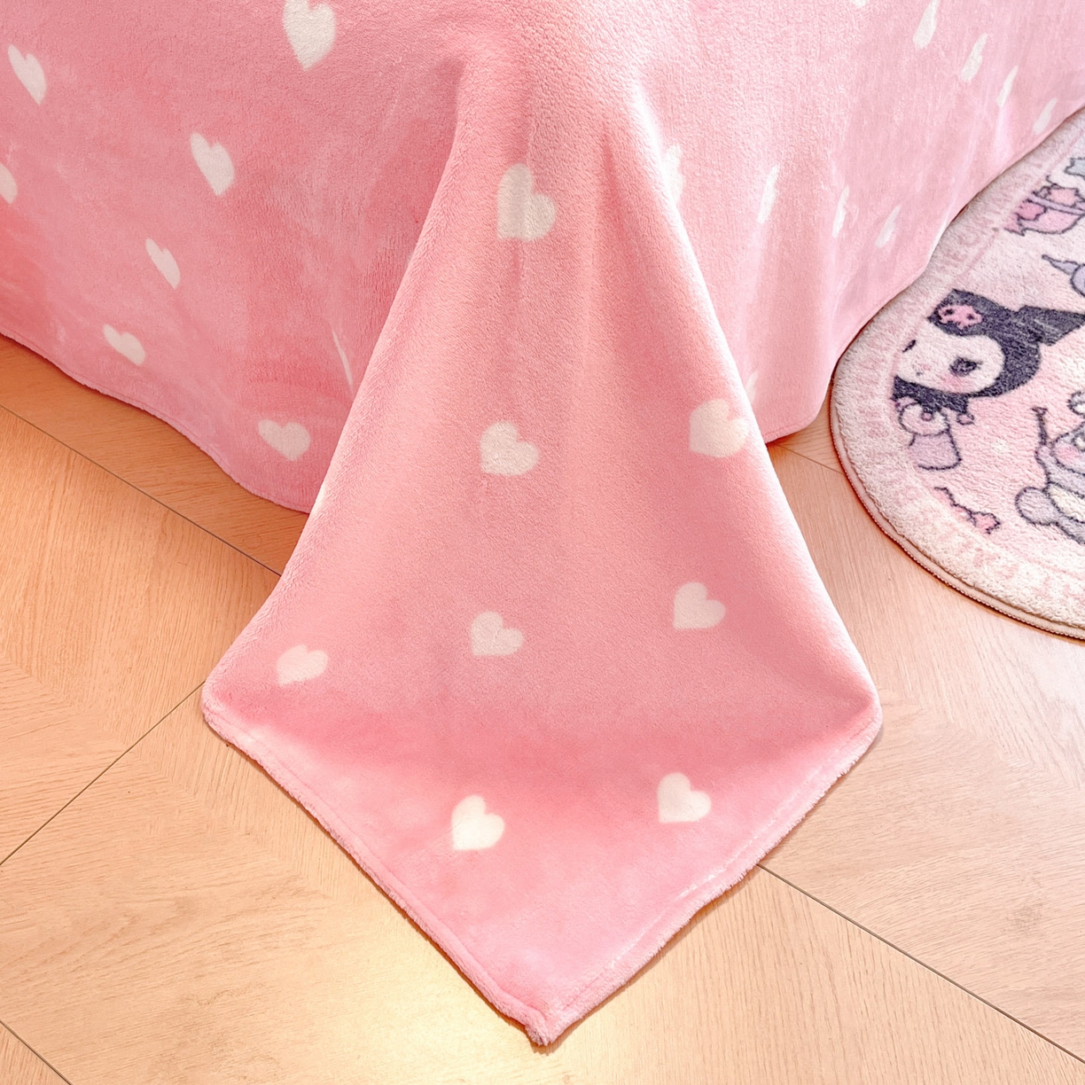 91家纺网 家纺一手货源 找家纺 暮思家居 2025新款正版授权三丽鸥大阪数码印花高克重加厚保暖牛奶绒四件套 绒大阪-条纹KT