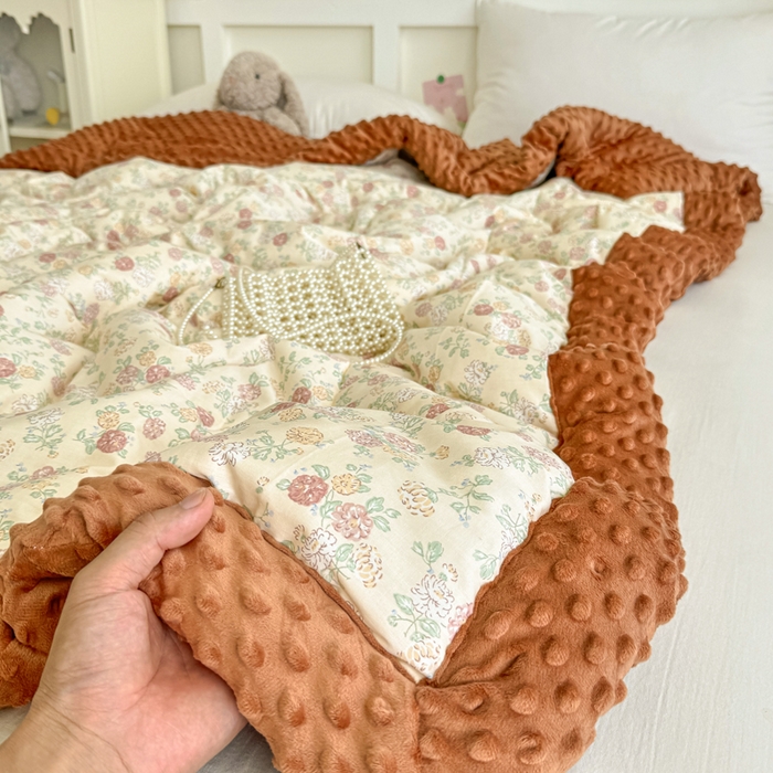 91家纺网 家纺一手货源 找家纺 宜梦家居 2025新款纯棉豆豆被冬被被子被芯 花花世界