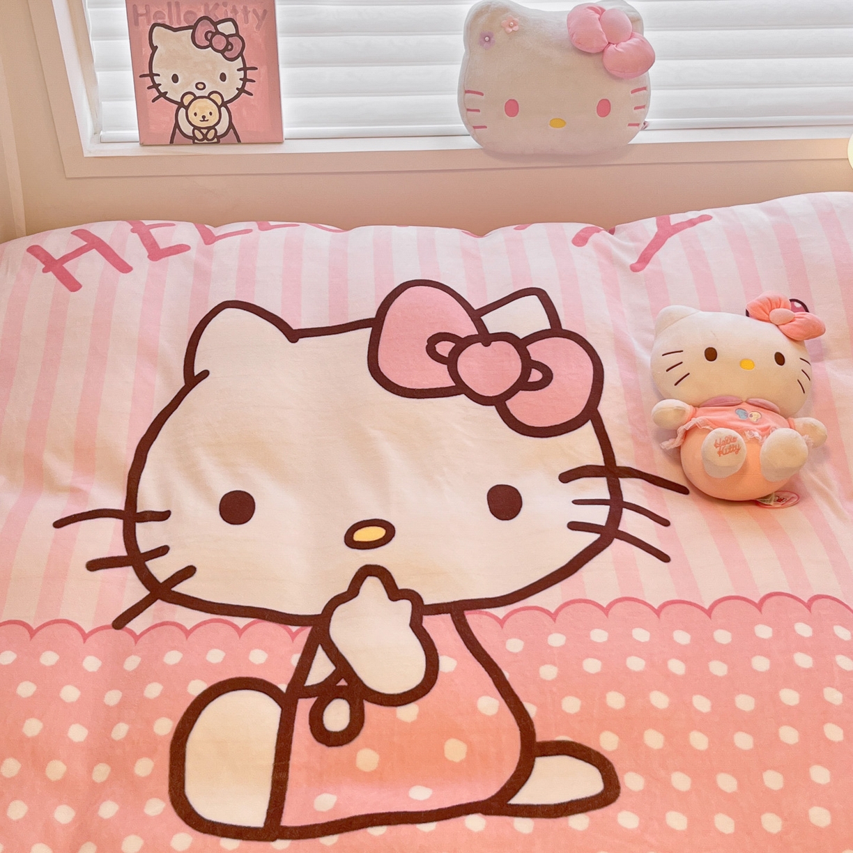 91家纺网 家纺一手货源 找家纺 暮思家居 2025新款正版授权三丽鸥大阪数码印花高克重加厚保暖牛奶绒四件套 绒大阪-条纹KT