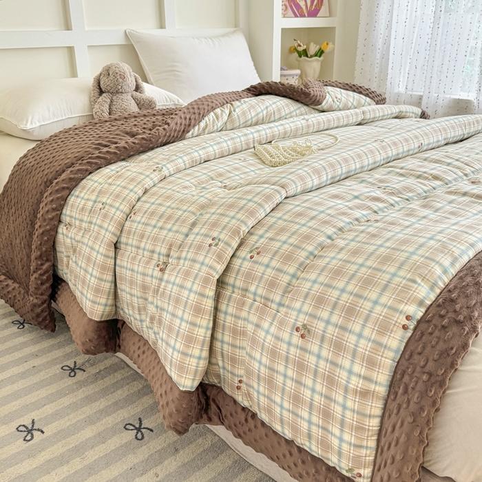 91家纺网 家纺一手货源 找家纺 宜梦家居 2025新款纯棉豆豆被冬被被子被芯 色织樱桃