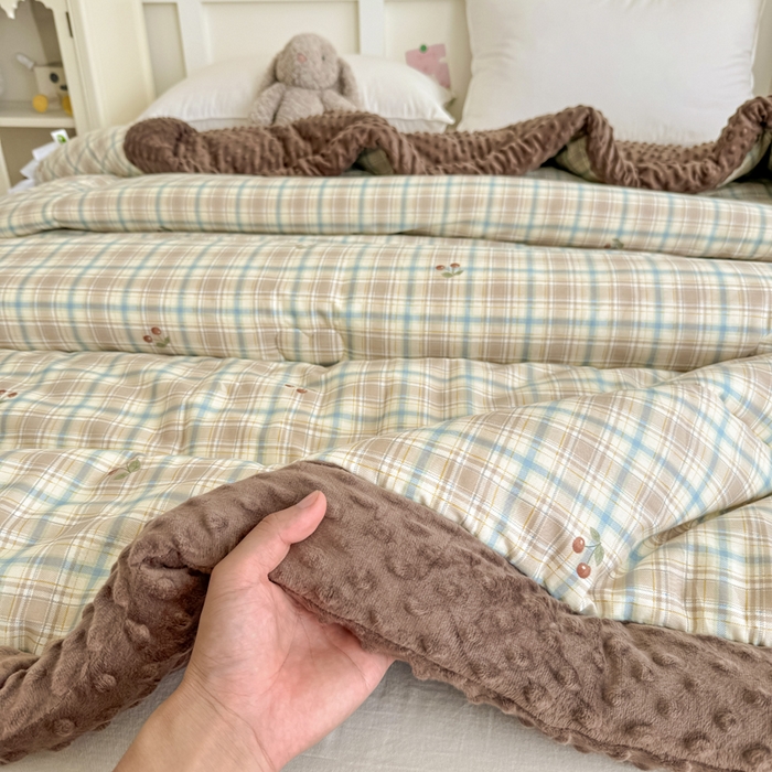 91家纺网 家纺一手货源 找家纺 宜梦家居 2025新款纯棉豆豆被冬被被子被芯 色织樱桃