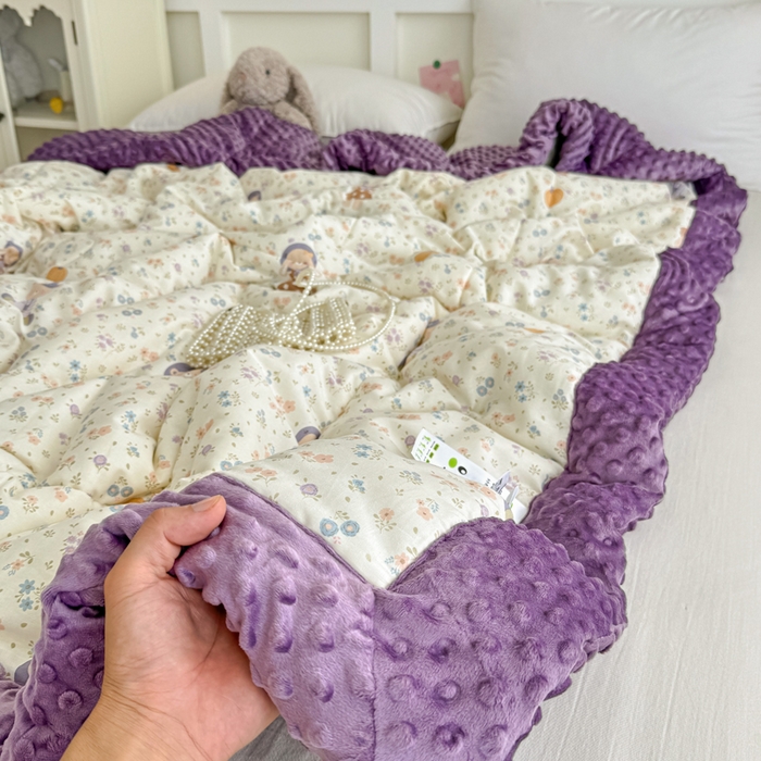 91家纺网 家纺一手货源 找家纺 宜梦家居 2025新款纯棉豆豆被冬被被子被芯 碎花兔熊