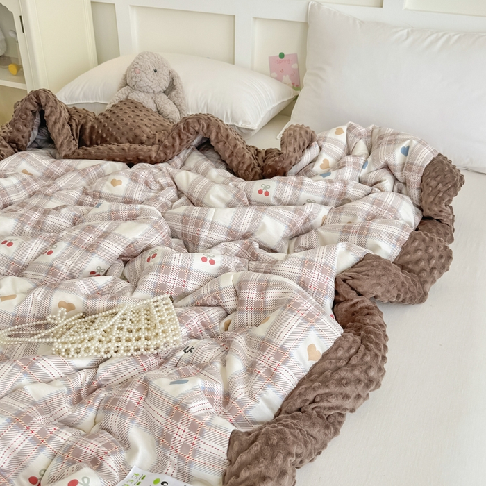 91家纺网 家纺一手货源 找家纺 宜梦家居 2025新款纯棉豆豆被冬被被子被芯 樱桃情书