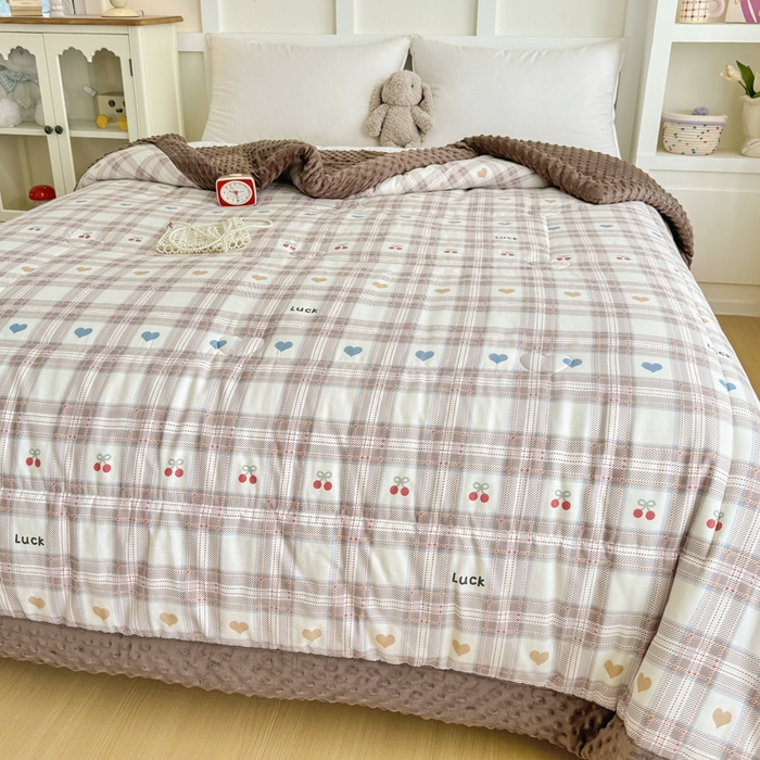 91家纺网 家纺一手货源 找家纺 宜梦家居 2025新款纯棉豆豆被冬被被子被芯 樱桃情书