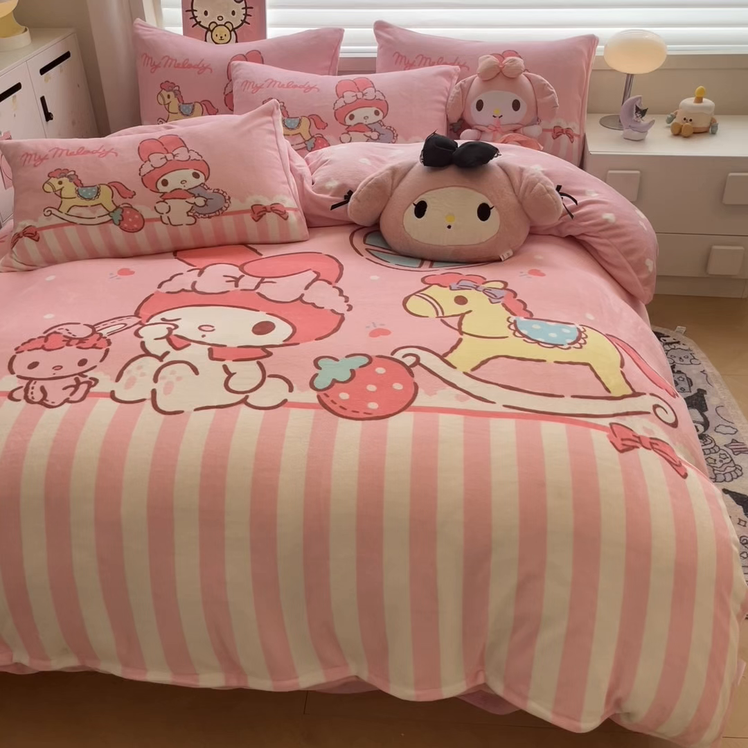 91家纺网 家纺一手货源 找家纺 暮思家居 2025新款正版授权三丽鸥大阪数码印花高克重加厚保暖牛奶绒四件套 绒大阪-条纹美乐蒂