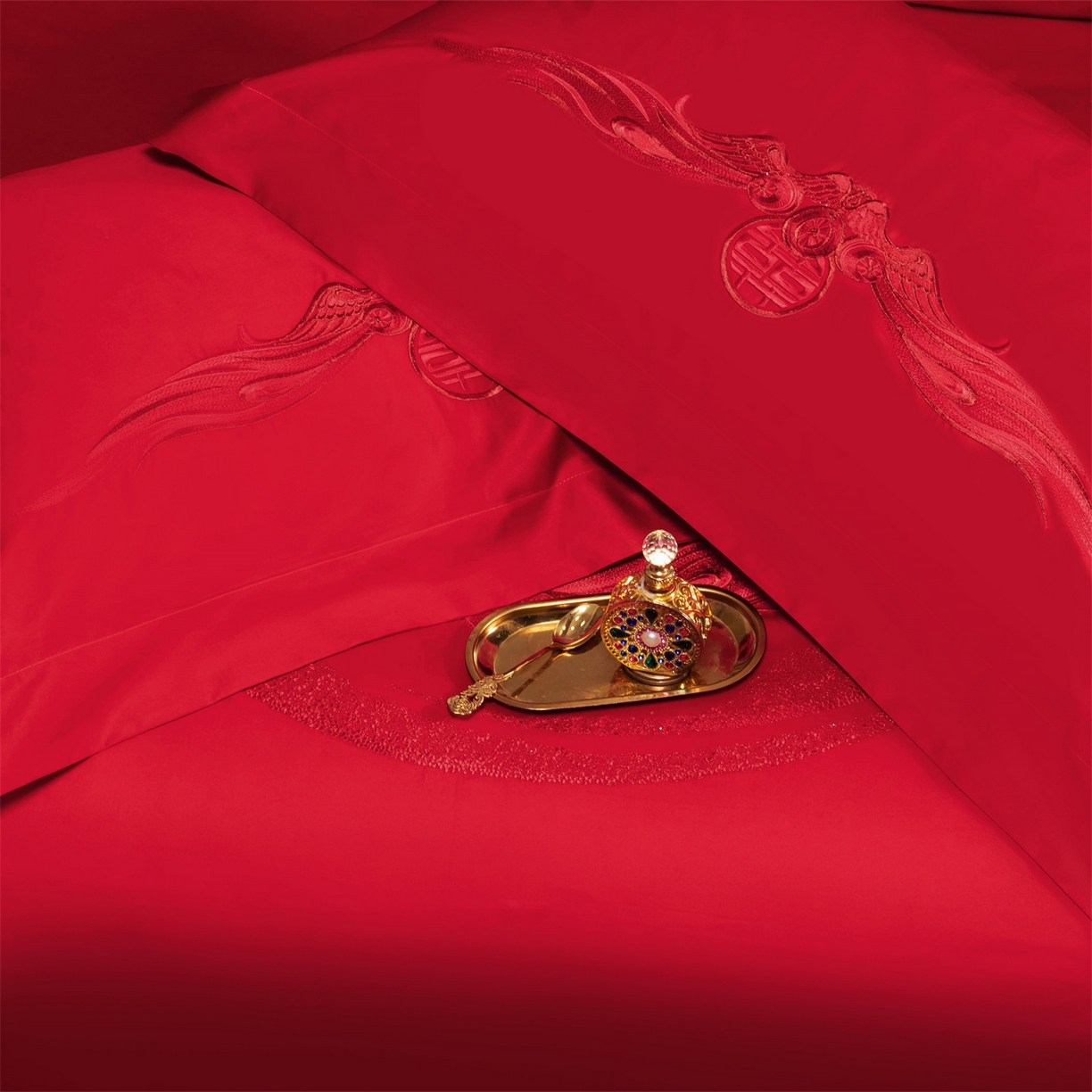 91家纺网 家纺一手货源 找家纺 美娘阁 2025新款长绒棉全棉贡缎提花款新中式古典韵味精美刺绣婚庆四件套-系列二  爱的花语-红