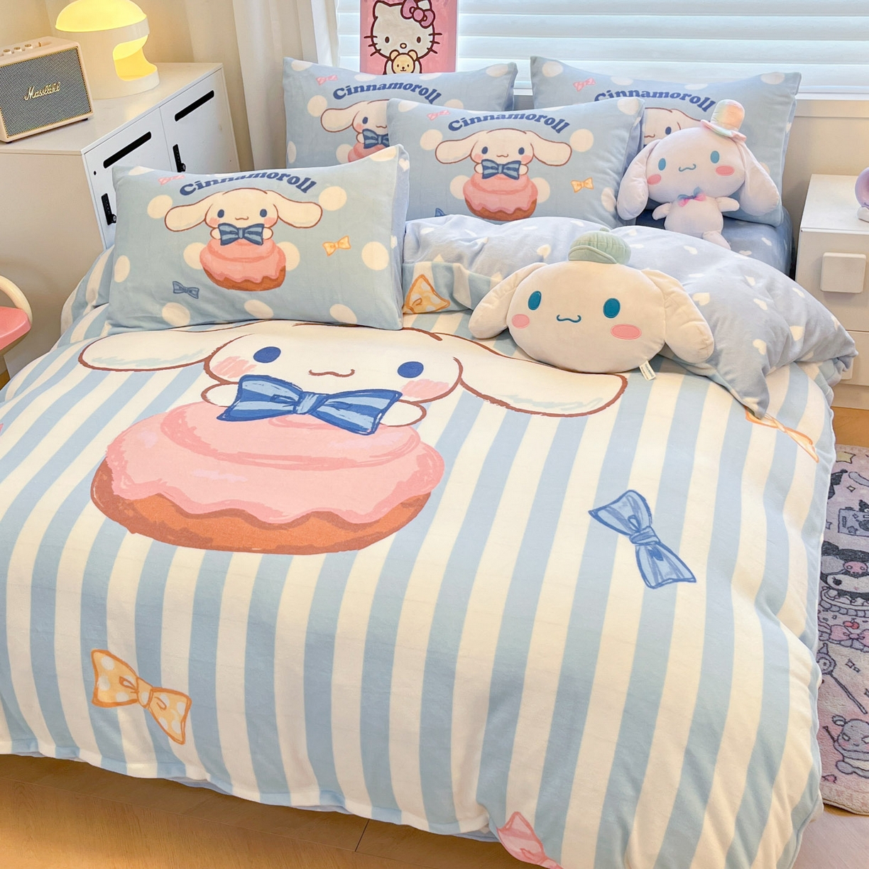 91家纺网 家纺一手货源 找家纺 暮思家居 2025新款正版授权三丽鸥大阪数码印花高克重加厚保暖牛奶绒四件套 绒大阪-条纹玉桂狗