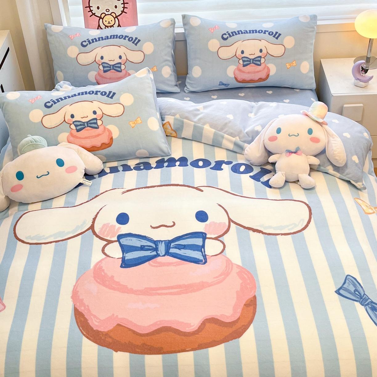 91家纺网 家纺一手货源 找家纺 暮思家居 2025新款正版授权三丽鸥大阪数码印花高克重加厚保暖牛奶绒四件套 绒大阪-条纹玉桂狗