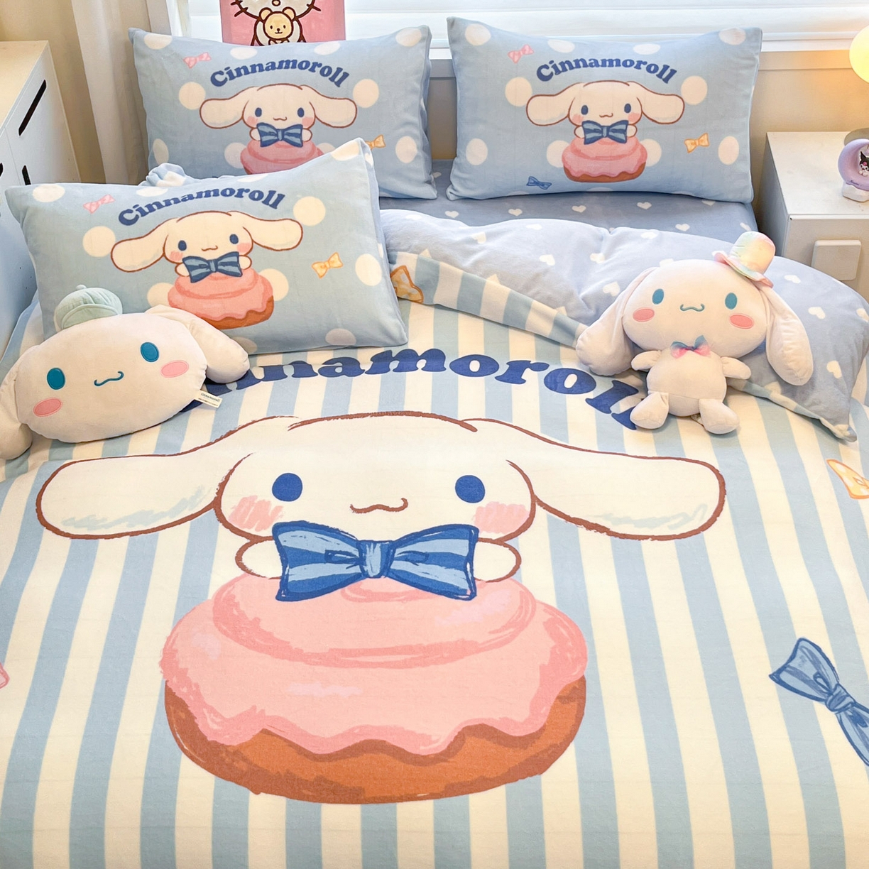 91家纺网 家纺一手货源 找家纺 暮思家居 2025新款正版授权三丽鸥大阪数码印花高克重加厚保暖牛奶绒四件套 绒大阪-条纹玉桂狗