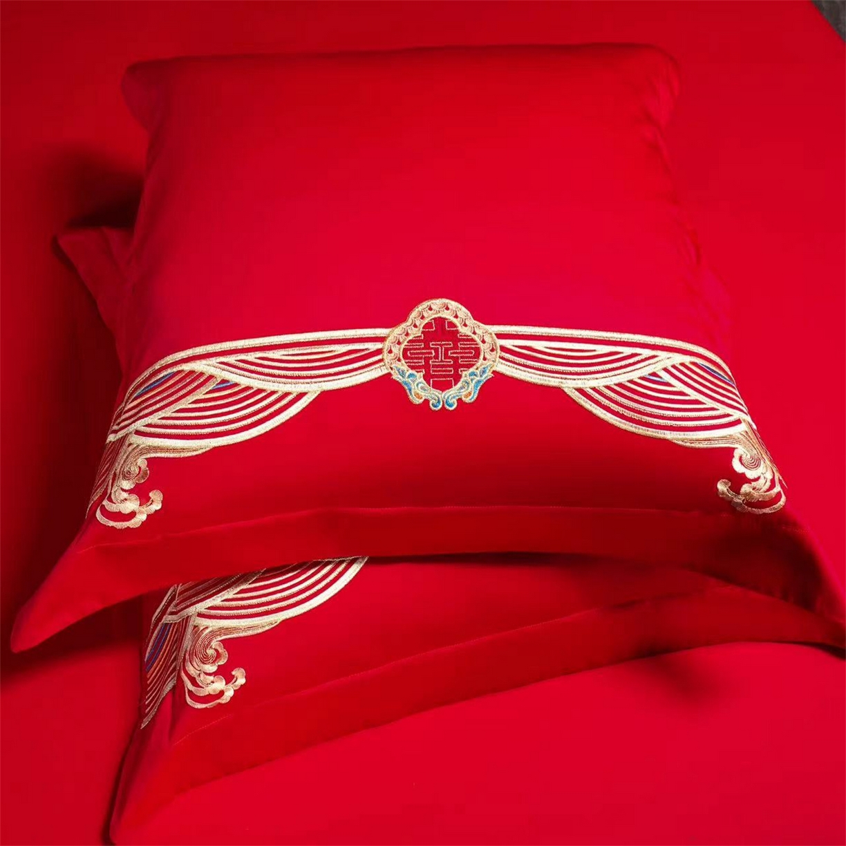 91家纺网 家纺一手货源 找家纺 美娘阁 2025新款长绒棉全棉贡缎提花款新中式古典韵味精美刺绣婚庆四件套系列 红颜知己