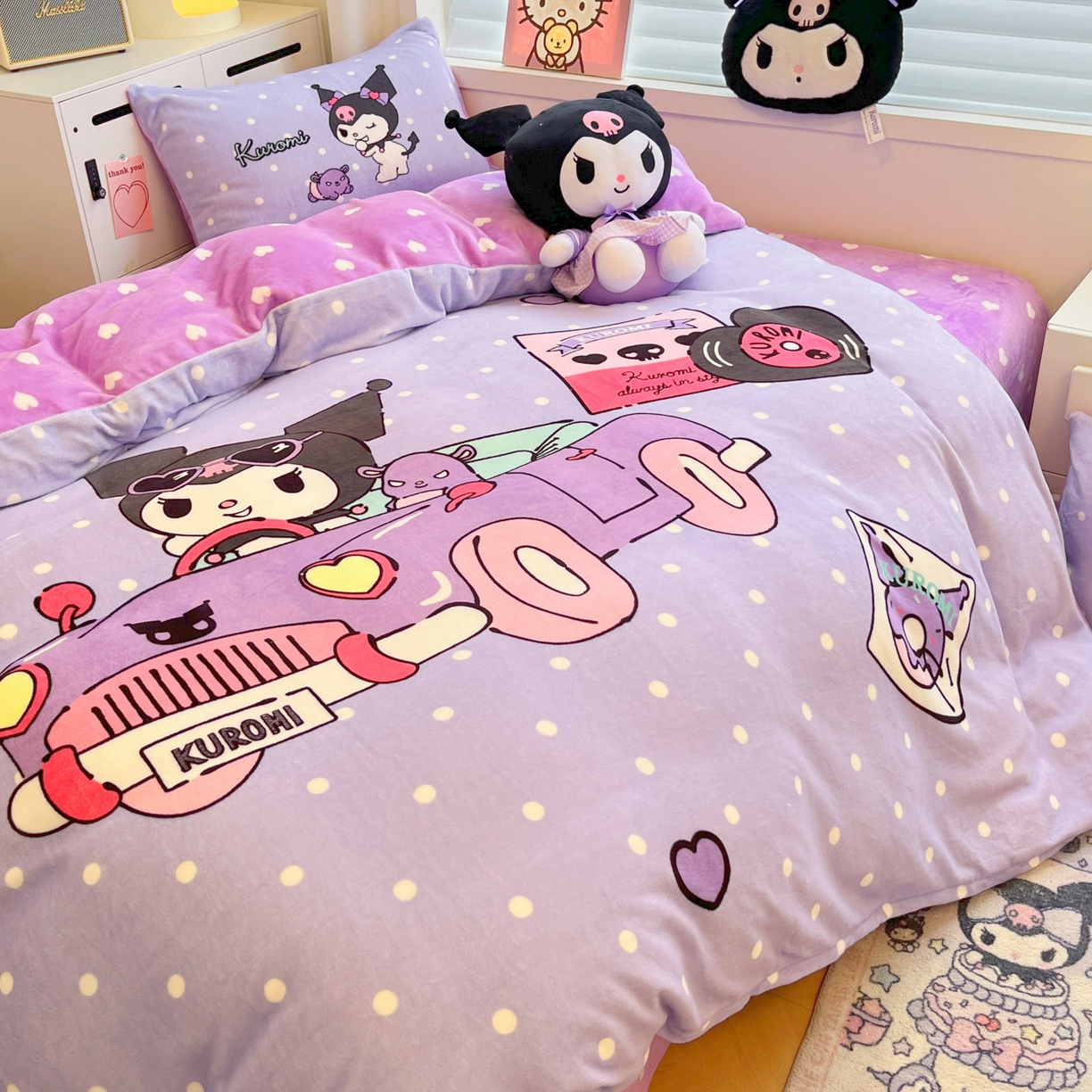 91家纺网 家纺一手货源 找家纺 暮思家居 2025新款正版授权三丽鸥大阪数码印花高克重加厚保暖牛奶绒四件套 绒大阪-小汽车库洛米