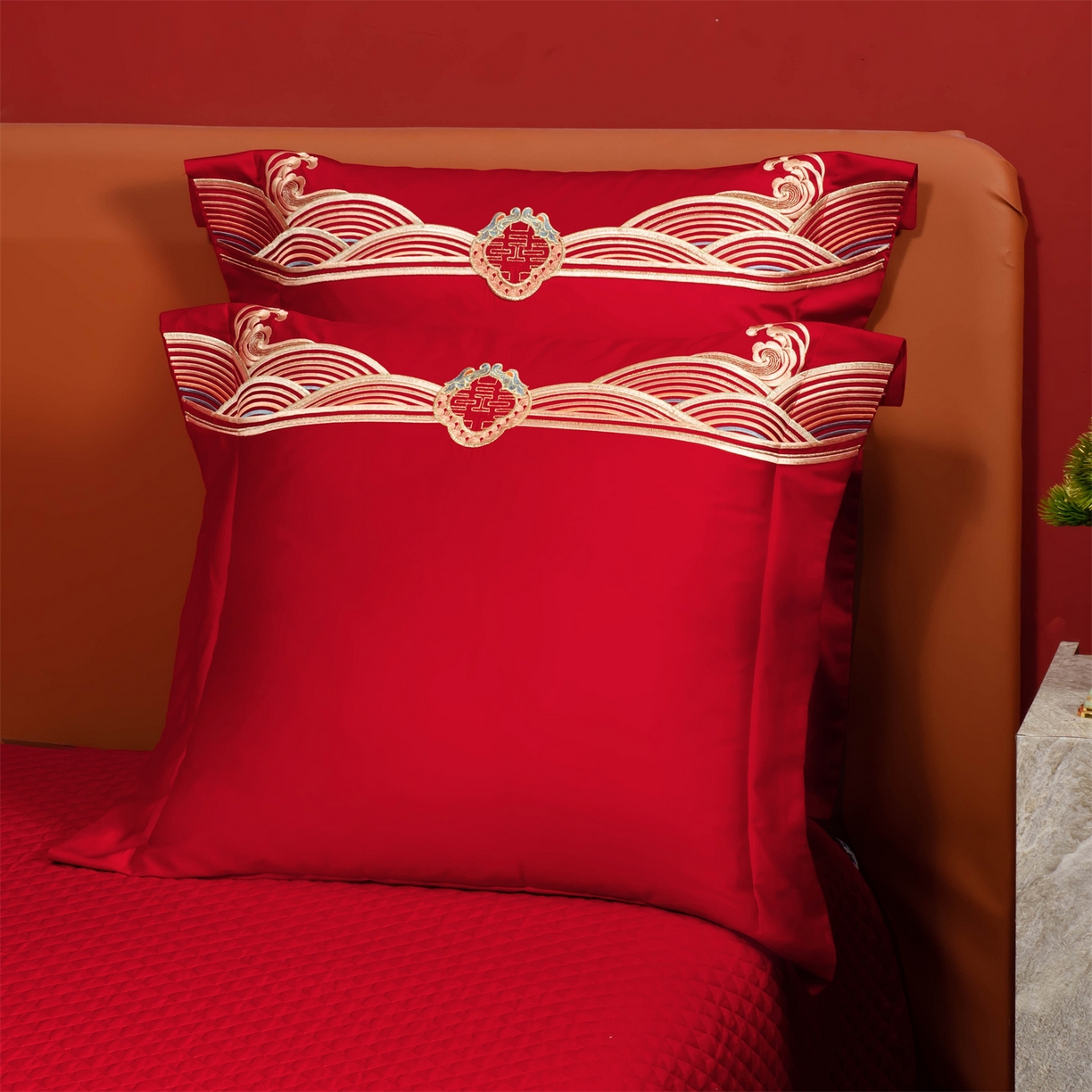 91家纺网 家纺一手货源 找家纺 美娘阁 2025新款长绒棉全棉贡缎提花款新中式古典韵味精美刺绣婚庆四件套系列 龙凤江山