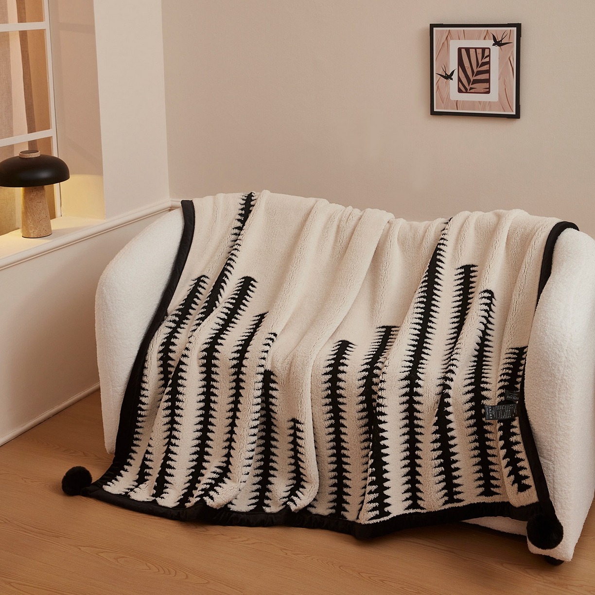 91家纺网 家纺一手货源 找家纺 悦织湾家纺 2025新款黑白阳离子熊猫绒毛球毯轻奢雅致多功能毛毯盖毯休闲毯沙发毯跨境专供可定制量大可谈 熊猫绒毛球-节节高