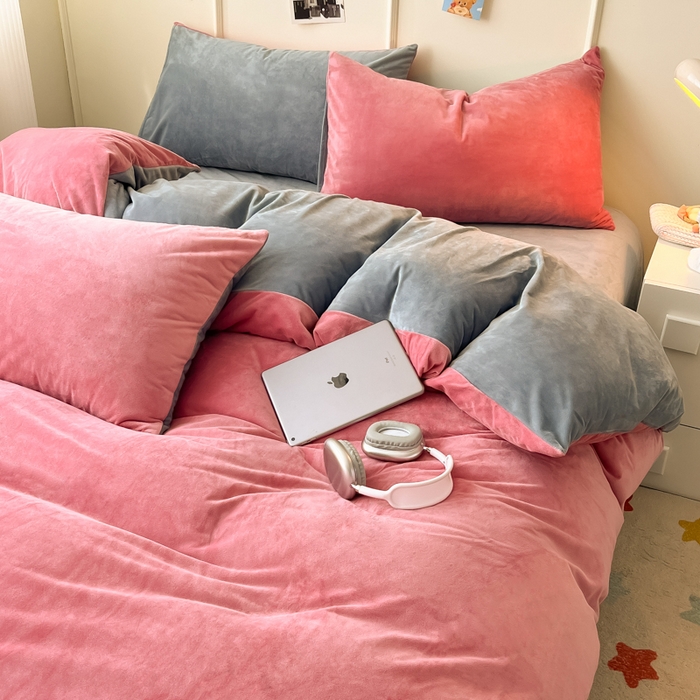 91家纺网 家纺一手货源 找家纺 悦织湾家纺 2025新款亲肤水晶绒四件套纯色轻奢加厚保暖床单床笠款四件套学生宿舍三件套单被套 水晶绒豆沙浅灰